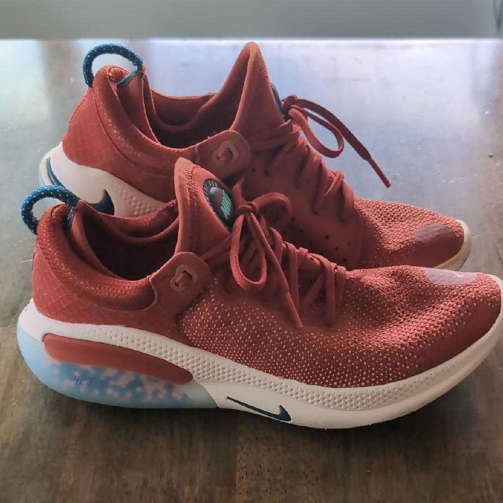 Nike Women's JOYRIDE RUN Sneakers